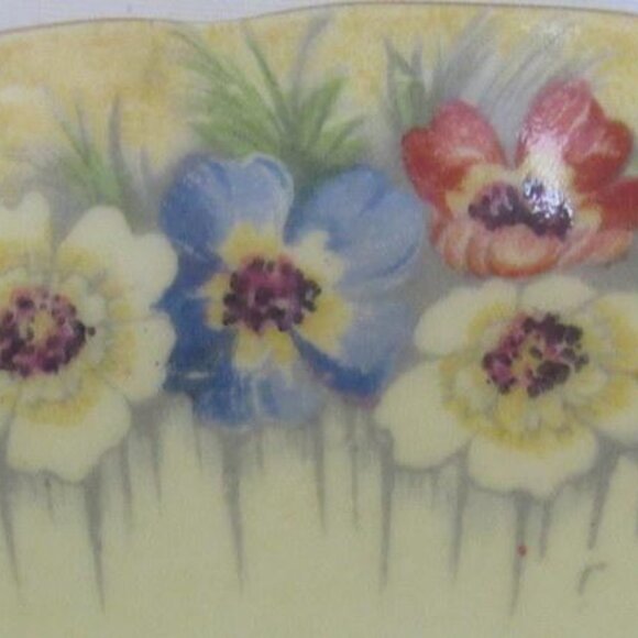 Aynsley Tea Cup and Saucer Soft Buttery Yellow Ring of Flowers Crocus Shape D111 - Picture 5 of 9